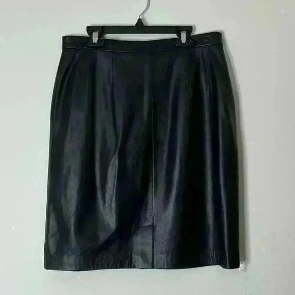 Apostrophe Leather Skirt - Picture 5 of 8
